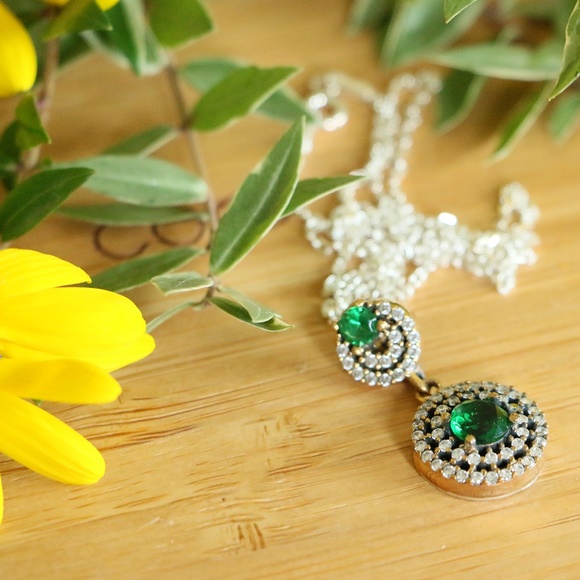 925 Sterling Silver Floral Topaz Pendant and Chain - Picture 1 of 5